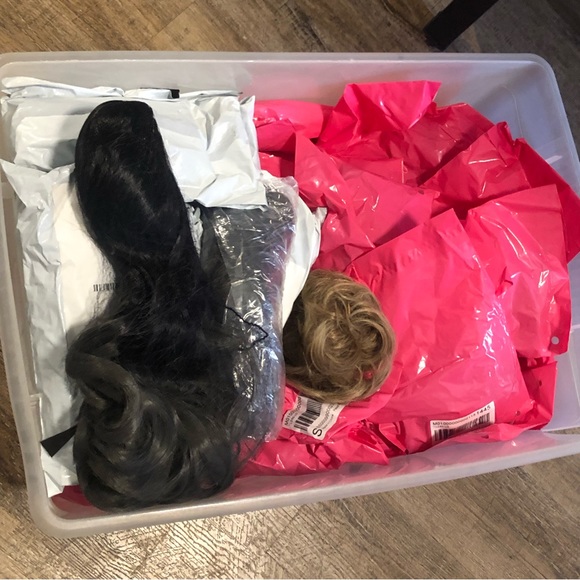 Box Of Brand New Hair Pieces ! Over 100 Items!! - Picture 4 of 11